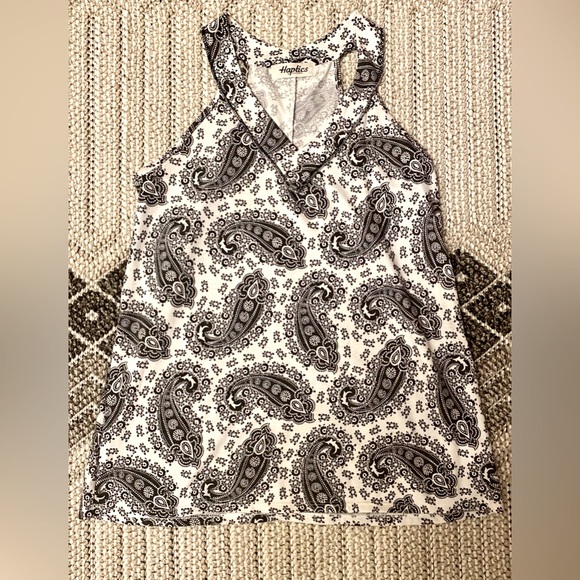 Haptics neck flowy tank; size small; very soft; worn once; excellent condition - Picture 3 of 5